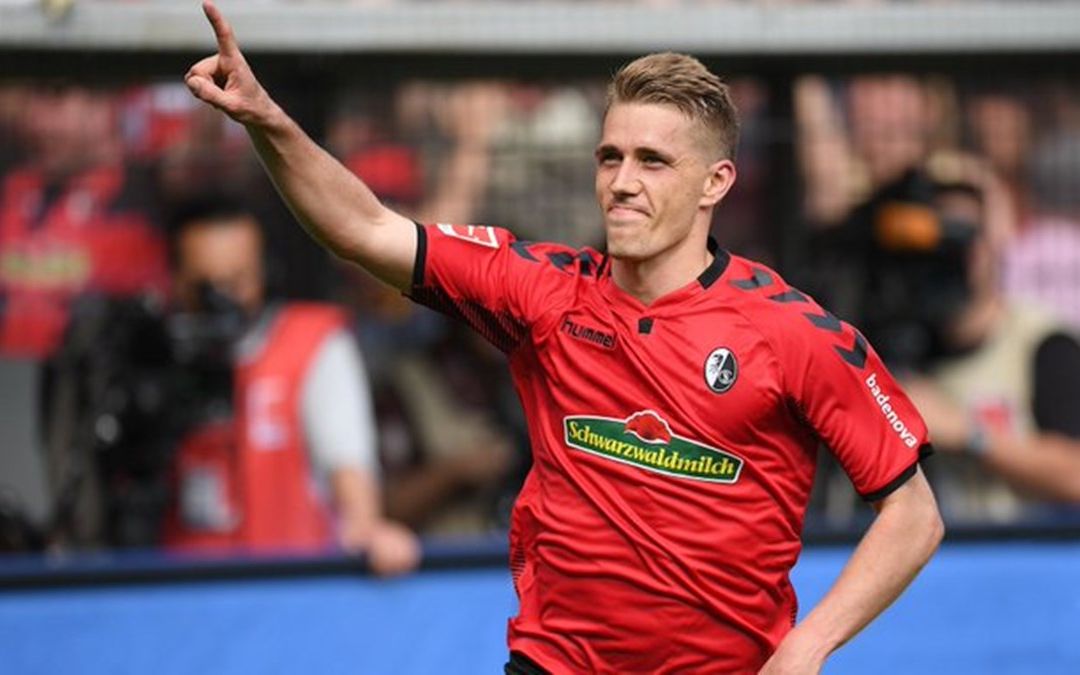 弗赖堡球员精彩表现，帮助球队取胜