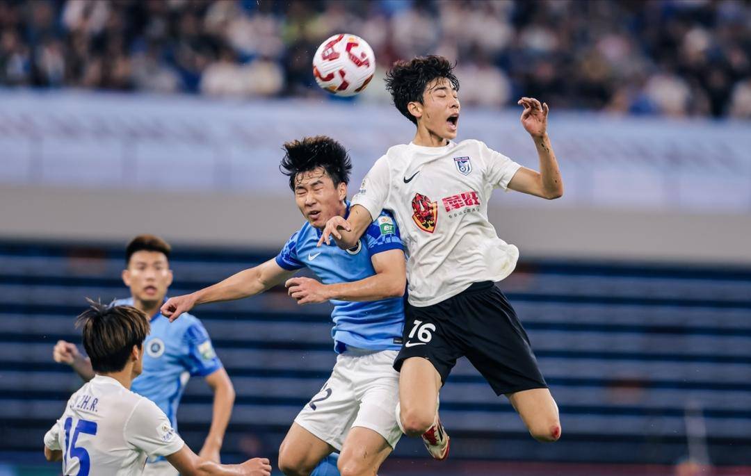 包含大连一方客场不敌劲旅，球队面临考验的词条