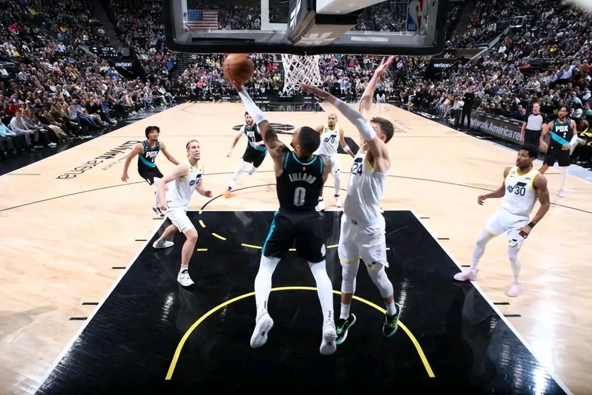 开拓者客场大胜，利拉德爆冷砍下+表现！