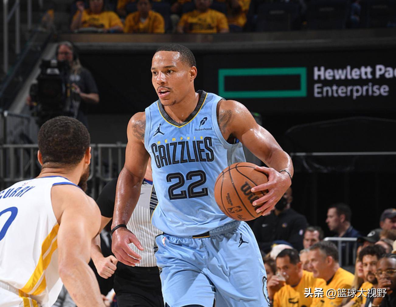 火箭险胜莫兰特，助攻爆棚关键表现点燃全场！